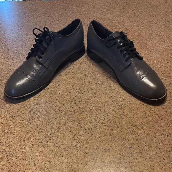Stacy Adams Black Oxfords‎ with Smooth Leather and Closed Lacing - Picture 2 of 7